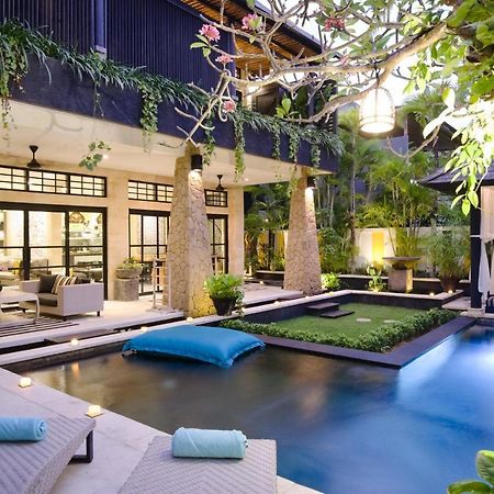 Amanputri Villa Seminyak Buitenkant foto