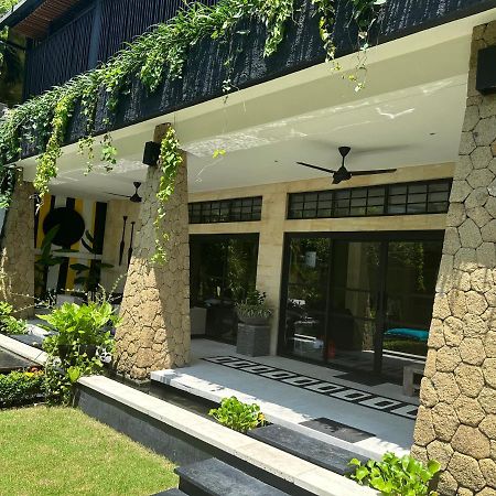 Amanputri Villa Seminyak Buitenkant foto