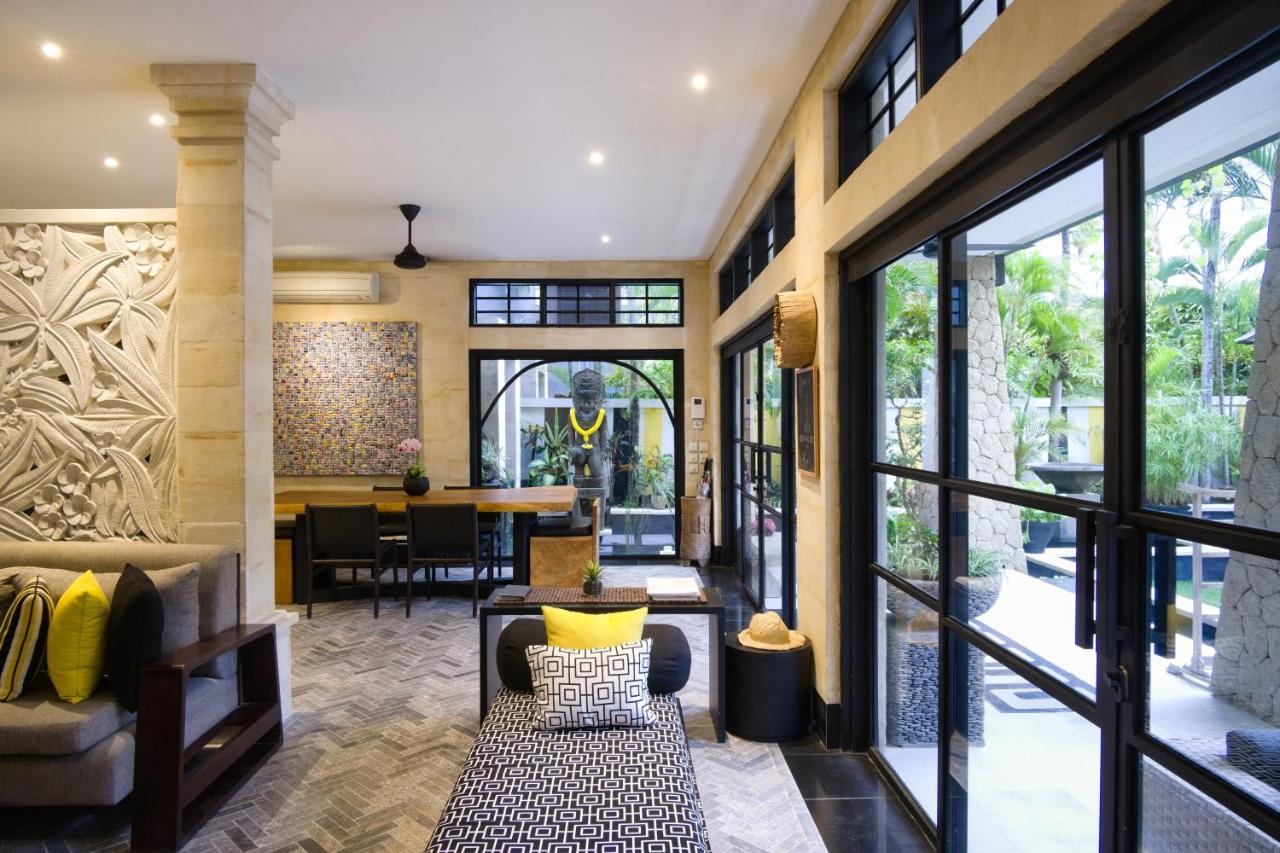 Amanputri Villa Seminyak Buitenkant foto