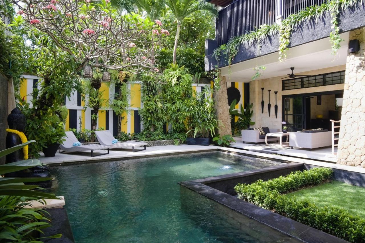 Amanputri Villa Seminyak Buitenkant foto