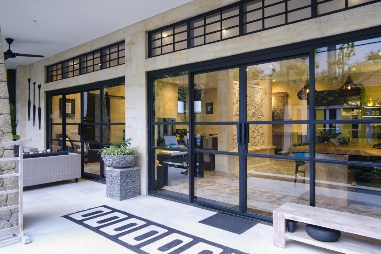 Amanputri Villa Seminyak Buitenkant foto