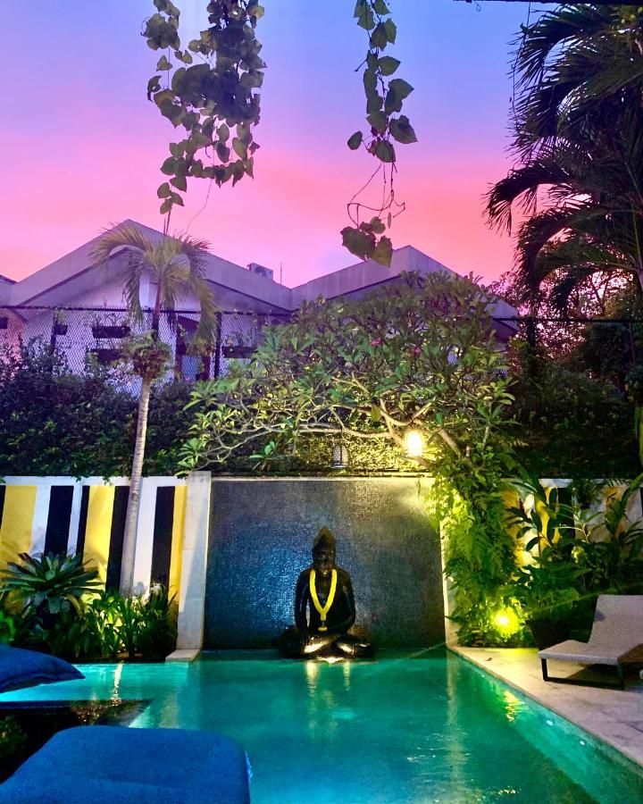 Amanputri Villa Seminyak Buitenkant foto