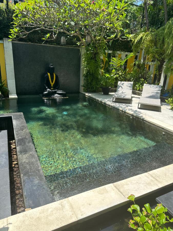 Amanputri Villa Seminyak Buitenkant foto