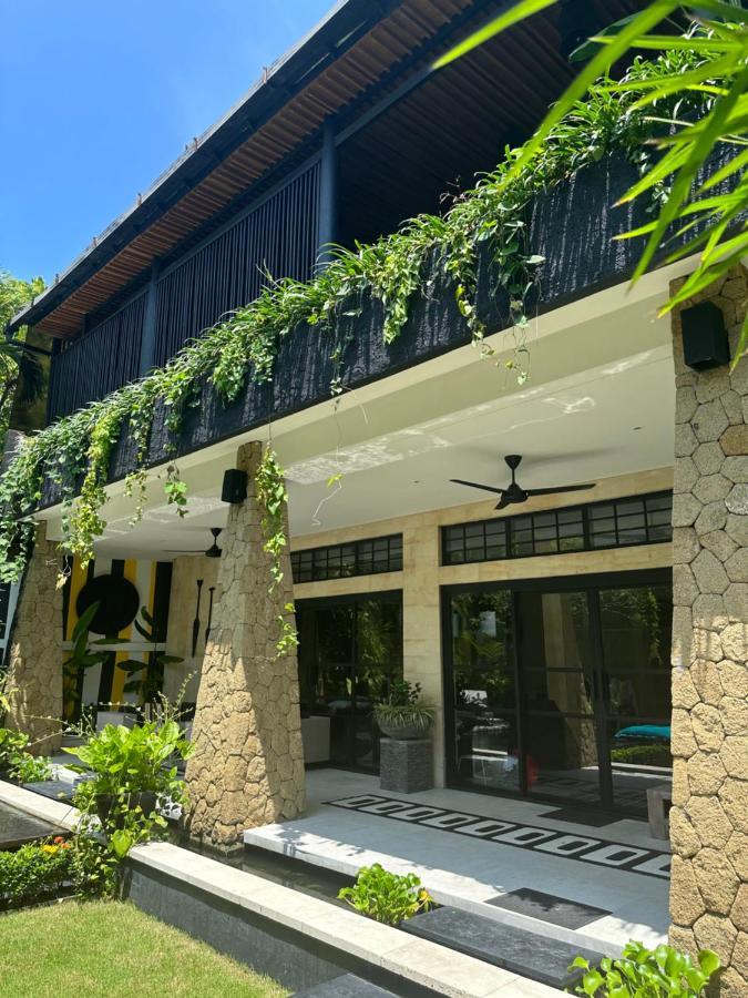 Amanputri Villa Seminyak Buitenkant foto