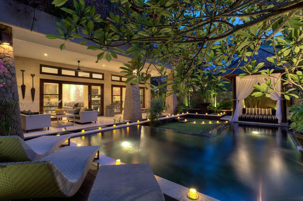 Amanputri Villa Seminyak Buitenkant foto